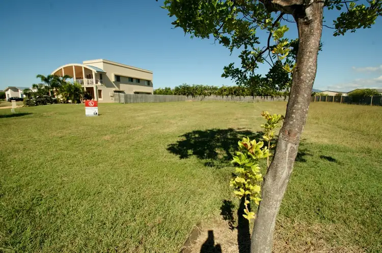 47 Bisdee Street, Coral Cove QLD 4670