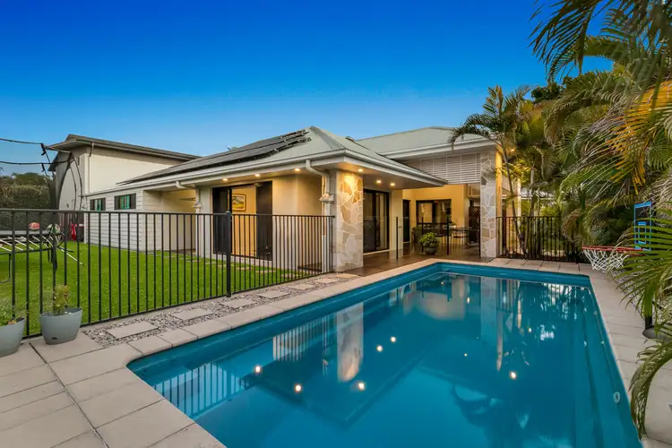 4 Barcoo Crescent, Sinnamon Park QLD 4073