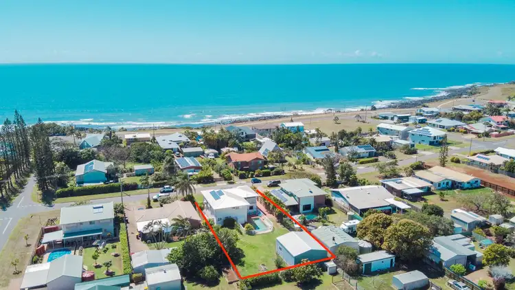 42 Nielson Avenue, Burnett Heads QLD 4670