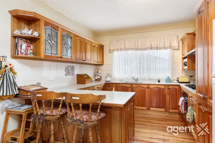 Second view of Homely house listing, 5 Antonietta Place, Narre Warren VIC 3805
