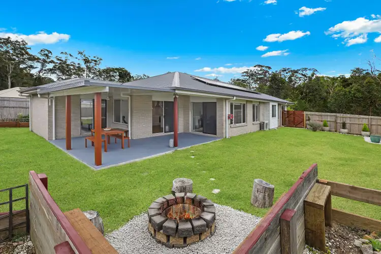 27 Eumeralla Crescent, Landsborough QLD 4550