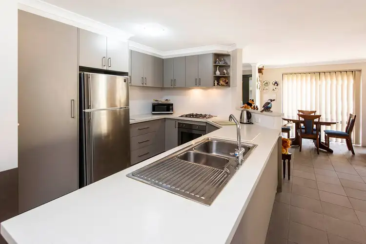 4/21 Maida Vale Rd, Maida Vale WA 6057