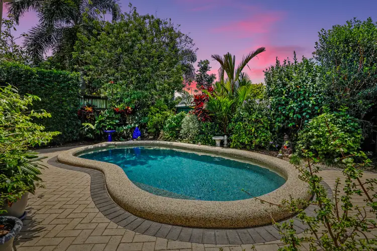 2 Franklin Close, Clifton Beach QLD 4879