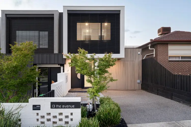 13 The Avenue, Niddrie VIC 3042