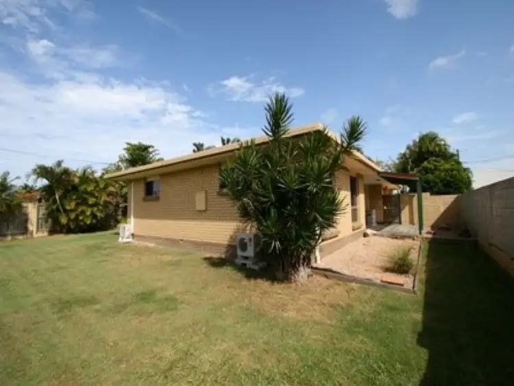24 Napalle st, Warana QLD 4575