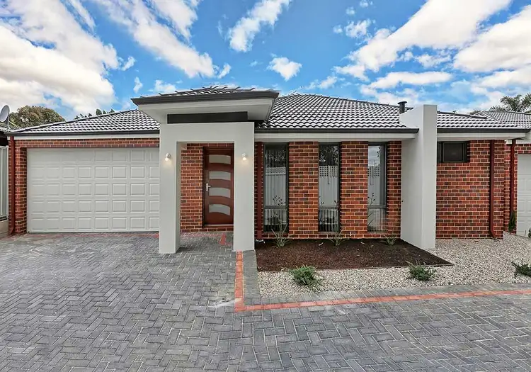 2/15 Ottaway Street, Kelmscott WA 6111