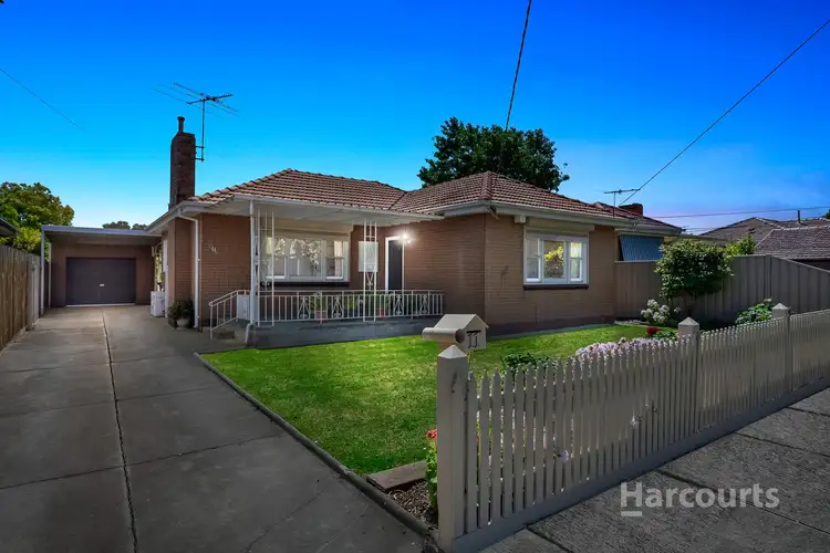 11 Ford Avenue, Sunshine North VIC 3020