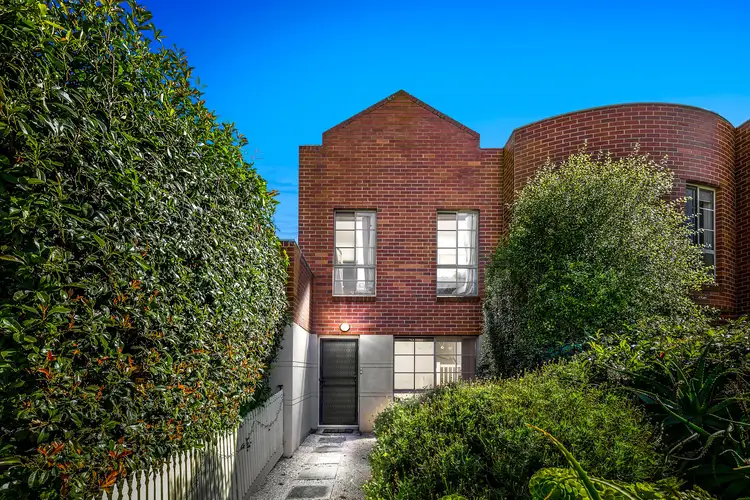 13/2A Cameron Road, Essendon VIC 3040