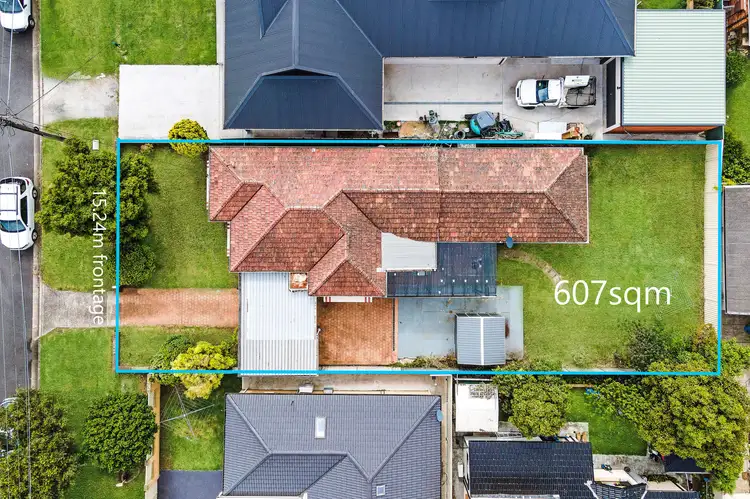 35 Burns Road, Picnic Point NSW 2213