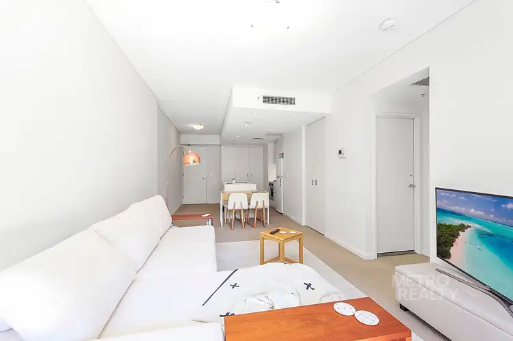 Third view of Homely apartment listing, 610/23 Shelley Street, Sydney NSW 2000