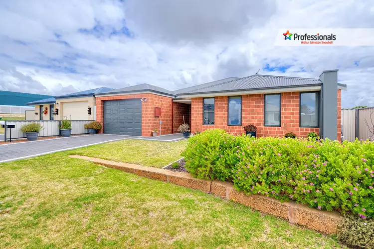 Fourth view of Homely house listing, 1b Vaughan Vista, Lange WA 6330