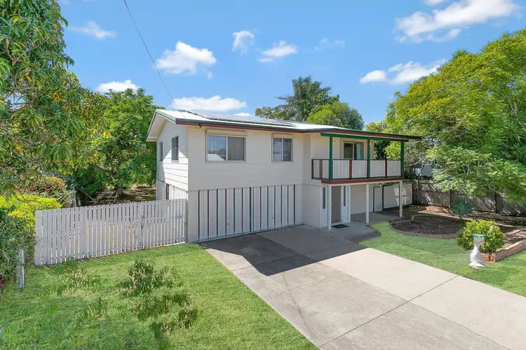 52 Limpus Street, Urangan QLD 4655