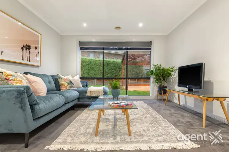Fifth view of Homely house listing, 10 Blue Wren Place, Berwick VIC 3806