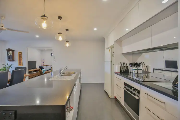 Sixth view of Homely house listing, 18 Bayview Terrace, Qunaba QLD 4670