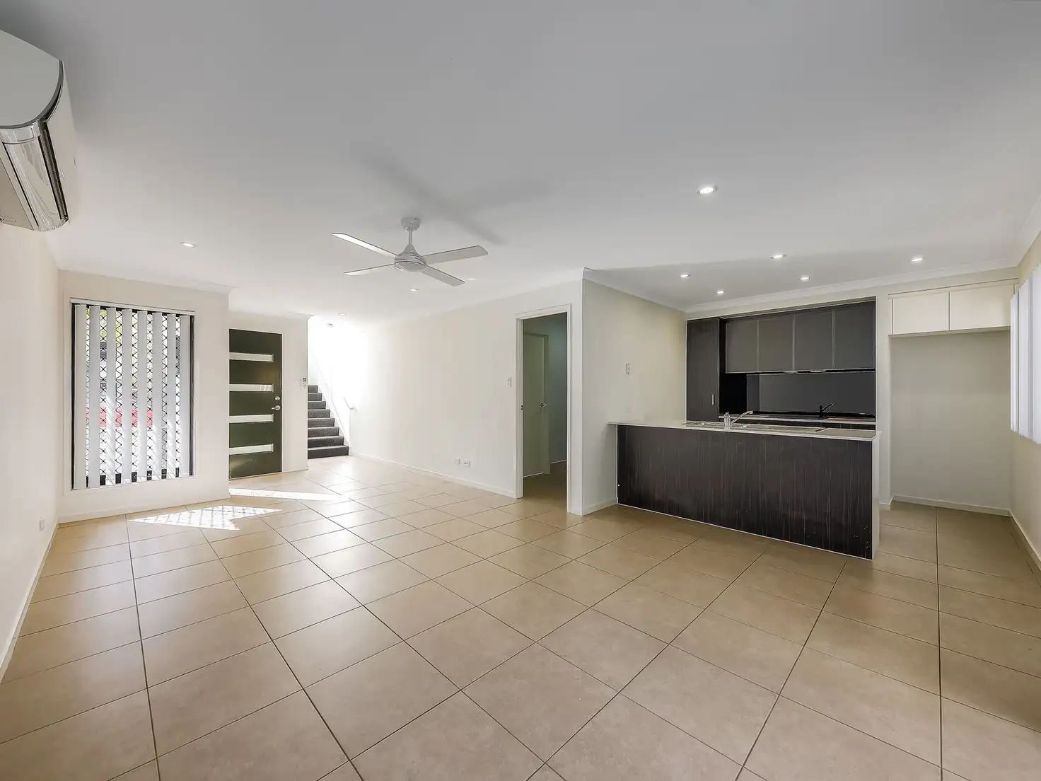Main view of Homely townhouse listing, 2/6 Carnarvon Ave, Springfield Lakes QLD 4300