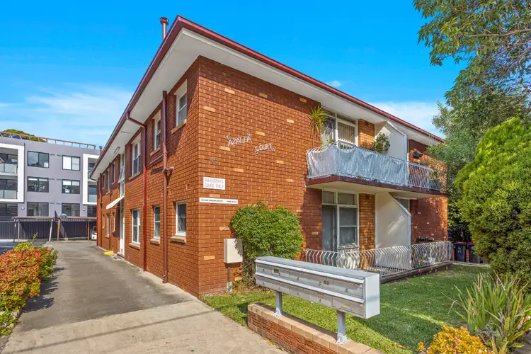 2/43 Macquarie Place, Mortdale NSW 2223
