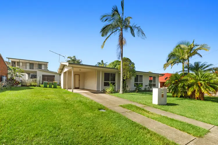 Second view of Homely house listing, 17 Miranda Street, Aroona QLD 4551