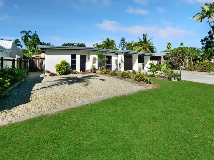 36 Bamboo Street, Holloways Beach QLD 4878