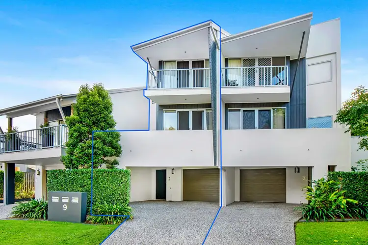Main view of Homely semi-detached listing, 2/9 Lantau Crescent, Varsity Lakes QLD 4227