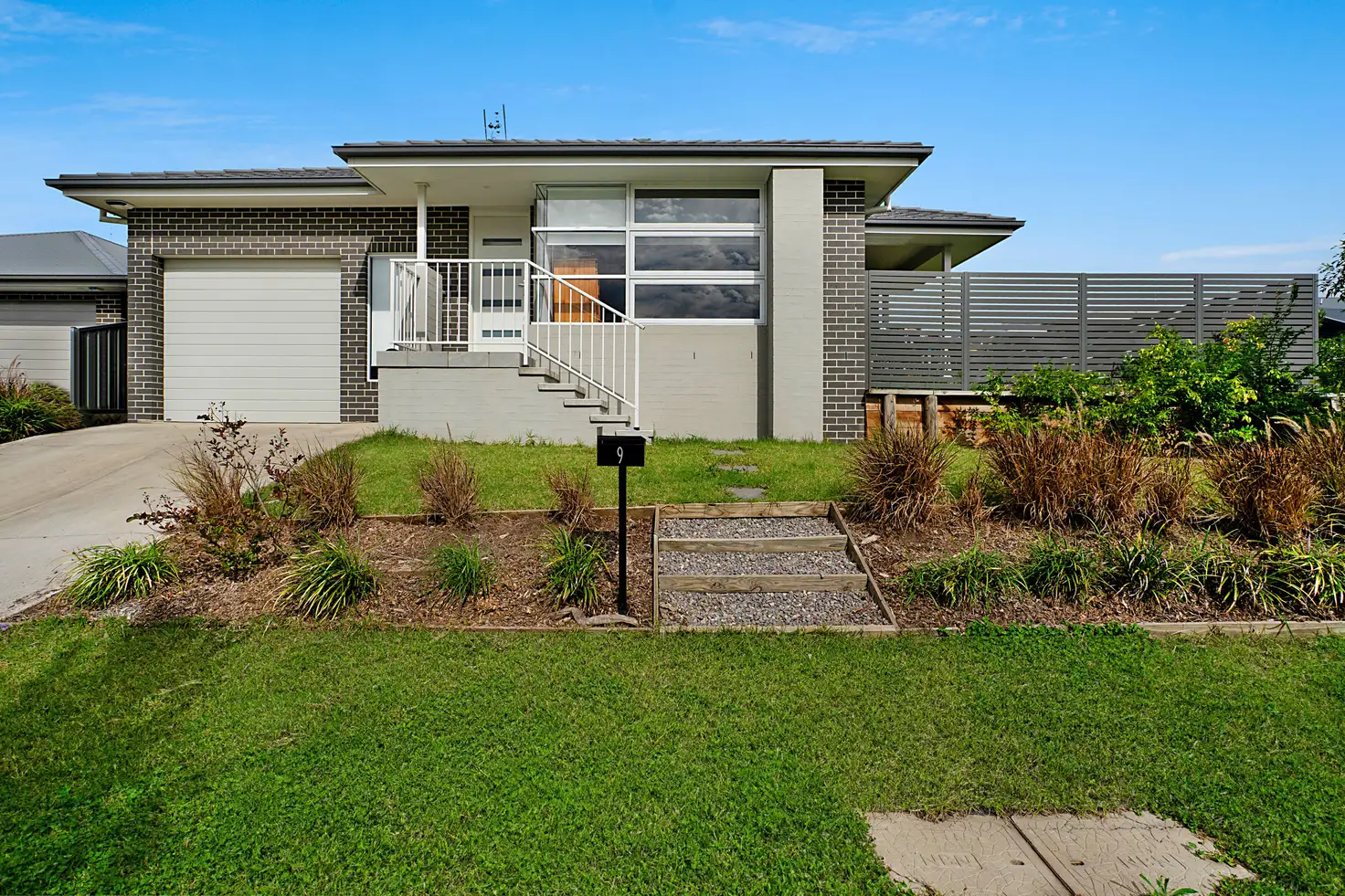 Main view of Homely semi-detached listing, 9 Thorncliffe Avenue, Thornton NSW 2322