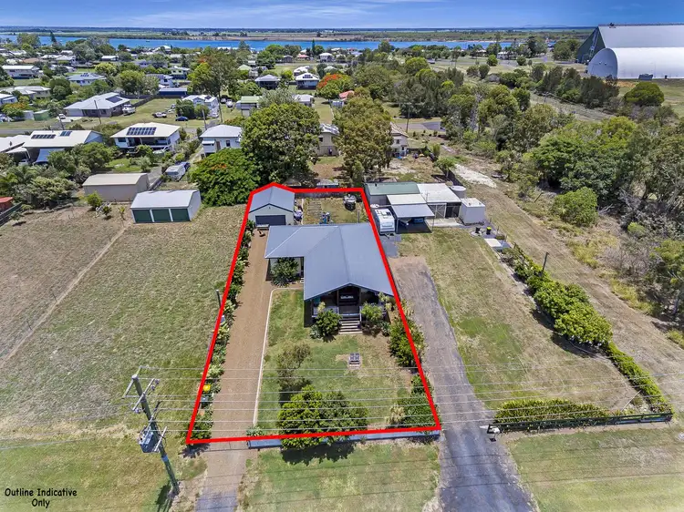 48 Moffatt St, Burnett Heads QLD 4670