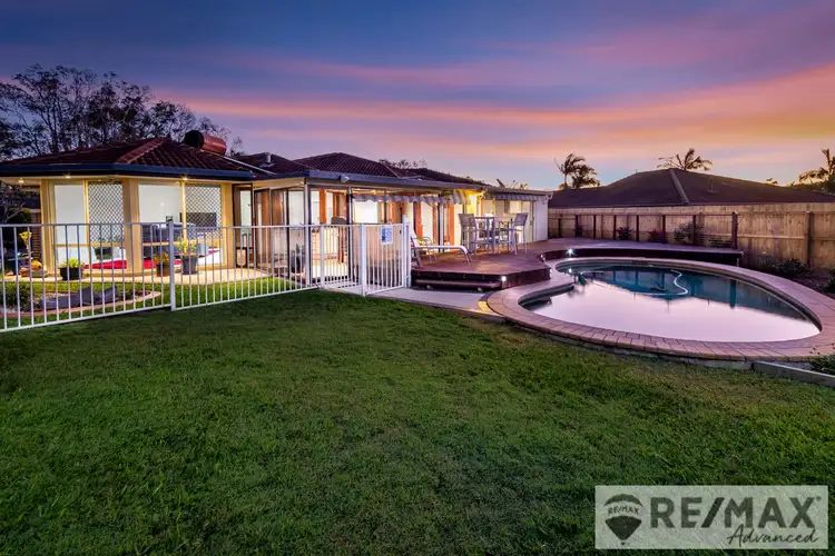 19 Smout Court, Sandstone Point QLD 4511
