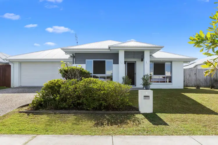 8 Bribie Place, Mountain Creek QLD 4557