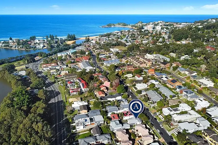 Third view of Homely house listing, 1/71 Havenview Road, Terrigal NSW 2260
