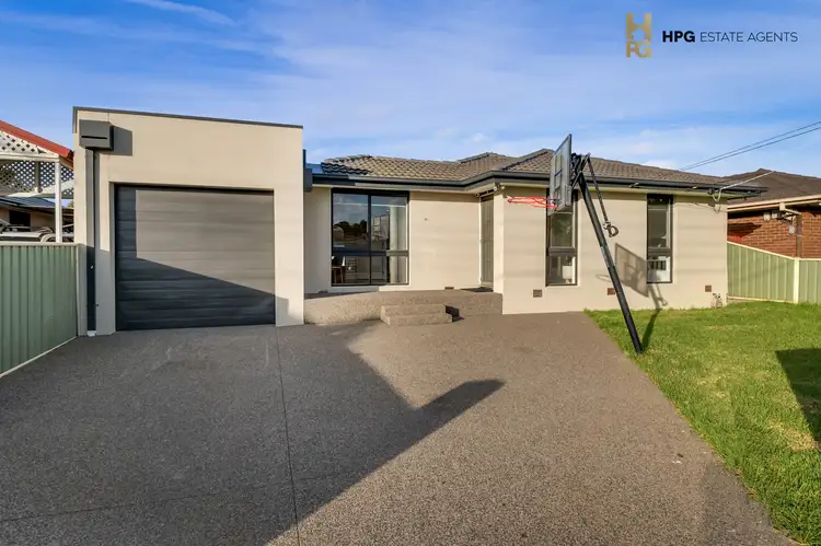 30 Handsworth Crescent, Tullamarine VIC 3043