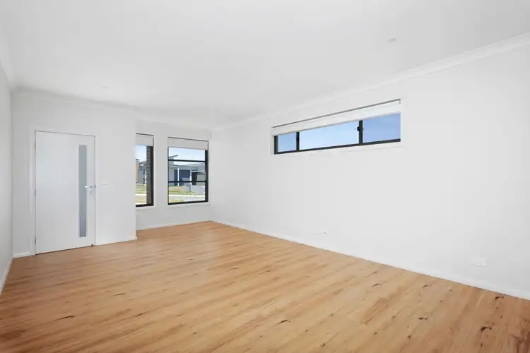 Sixth view of Homely semi-detached listing, 19 Bigwood Place, Goulburn NSW 2580