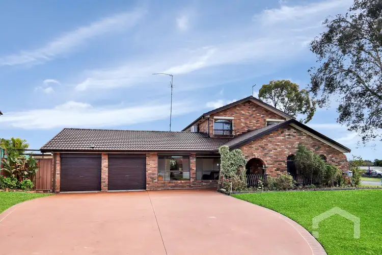 25 Cook Parade, St Clair NSW 2759