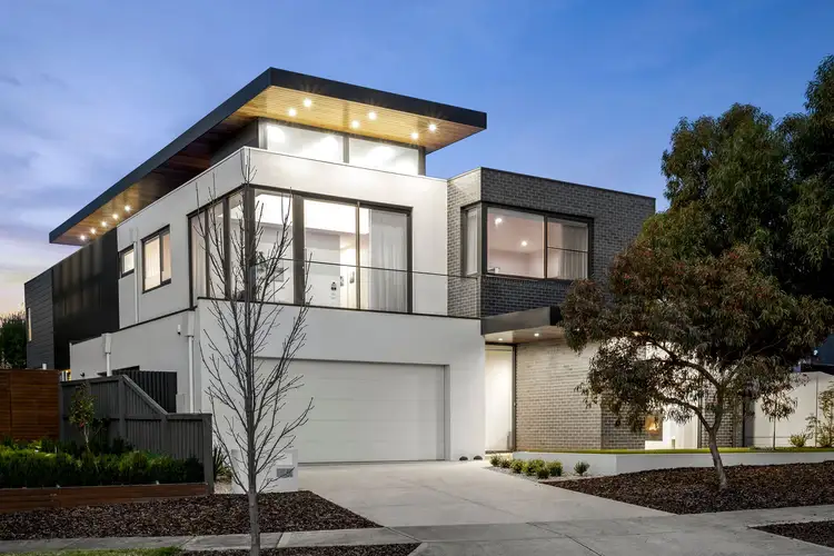 42 Valley Lake Boulevard, Keilor East VIC 3033