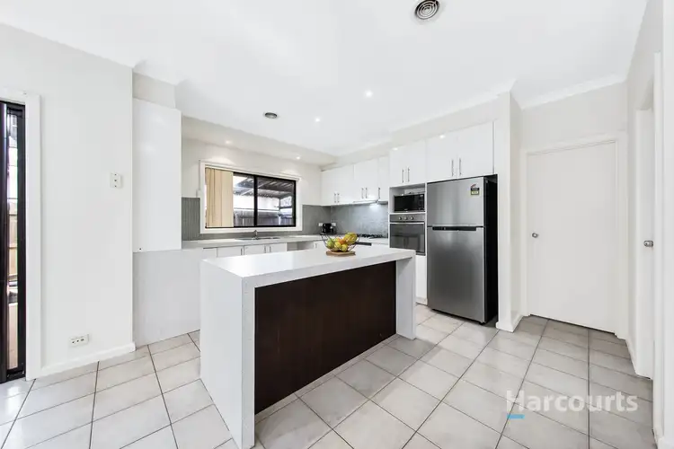 2/95 Quinn Street, Deer Park VIC 3023