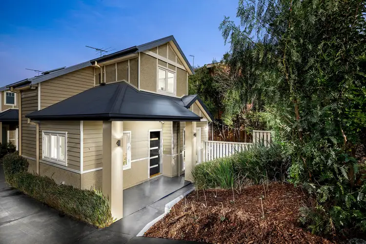 1/10 Kendall Street, Essendon VIC 3040