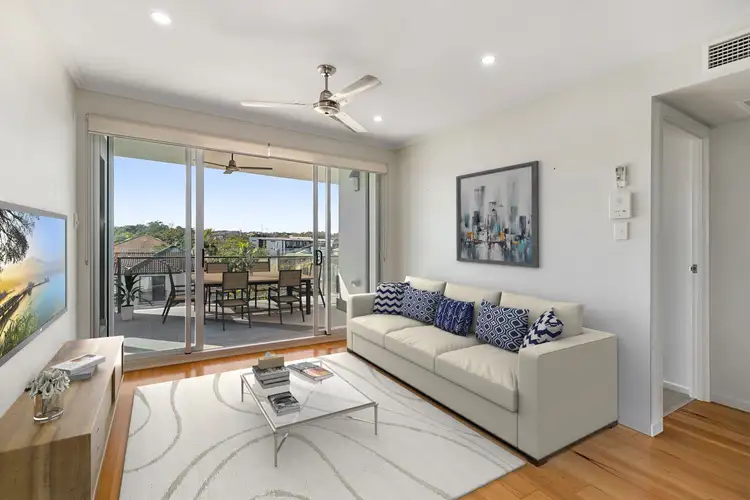 18/2 Laurence Street, St Lucia QLD 4067