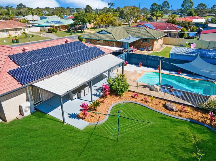 16 Vicki Parade, Torquay QLD 4655