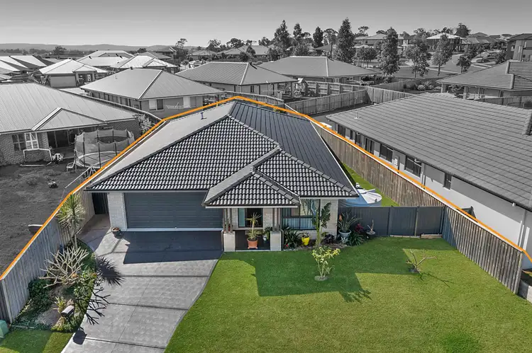 6 Pinchtail Street, Chisholm NSW 2322