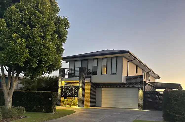10 Foxtail Crescent, Banksia Beach QLD 4507