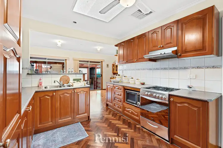 15 Emu Parade, Jacana VIC 3047