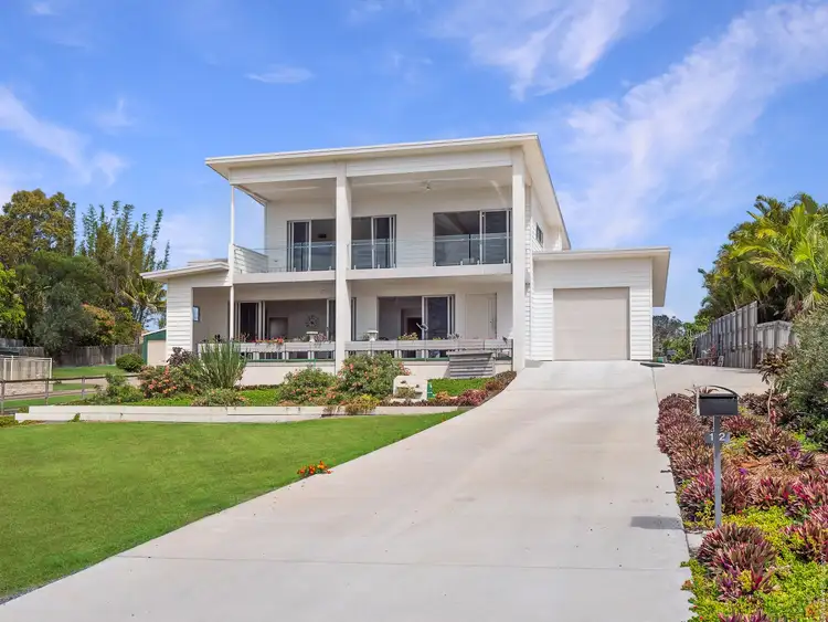 12 Windjammer Circuit, River Heads QLD 4655