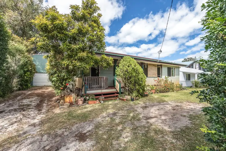 27 Gonzales Street, Amity Point QLD 4183