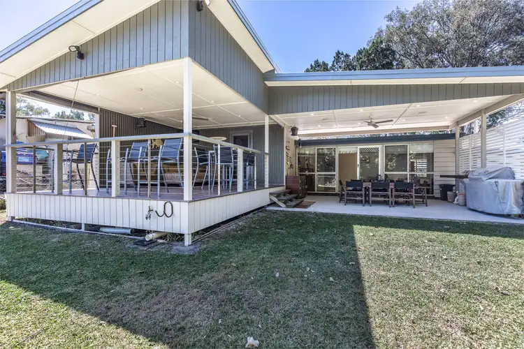 6 Birch Street, Amity Point QLD 4183