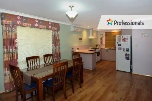 Second view of Homely house listing, 5 Granada Crescent, Orana WA 6330