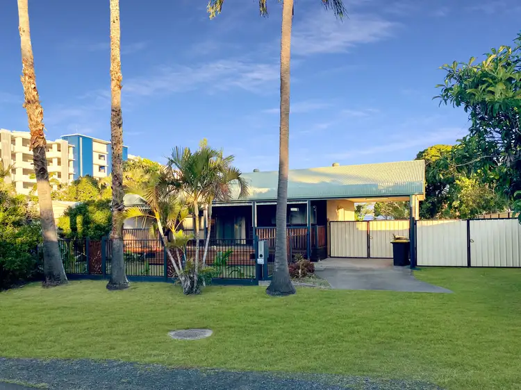 2/17 Hibiscus Street, Urangan QLD 4655
