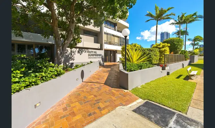 17/3656 Main Beach Parade