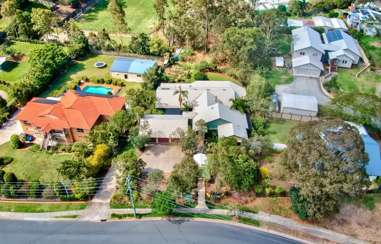 947 South Pine Road, Everton Park QLD 4053