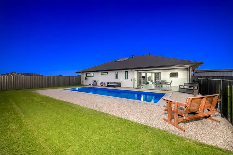 16 Parklands Drive, Branyan QLD 4670