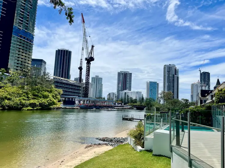 102/9 Hooker blvd, Broadbeach Waters QLD 4218