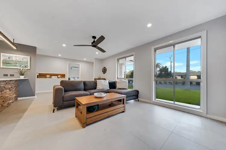 4 Village Drive, Daisy Hill QLD 4127