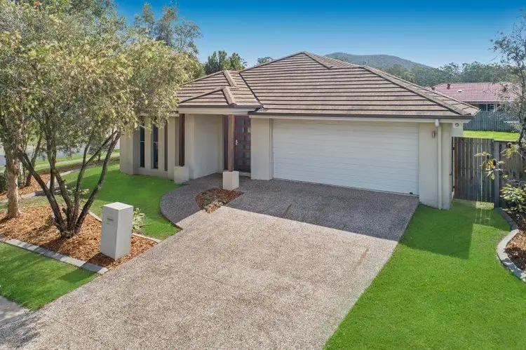 34 Woodgrove Boulevard